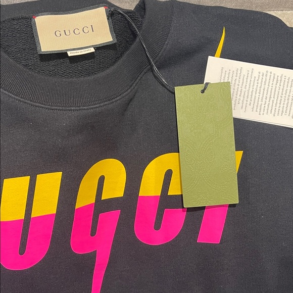 Gucci Men's Black Crewneck Sweater with Vibrant Logo - Picture 3 of 3